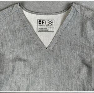Figs Relaxed Gray Short Sleeve Blouse